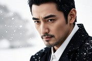 中年男人梦见下大雪