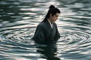 男人梦见在水里行走，潜意识中的自我探索与情感之流