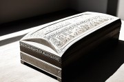 棺椁之外，当亡亲叩访梦境的文明考古学
